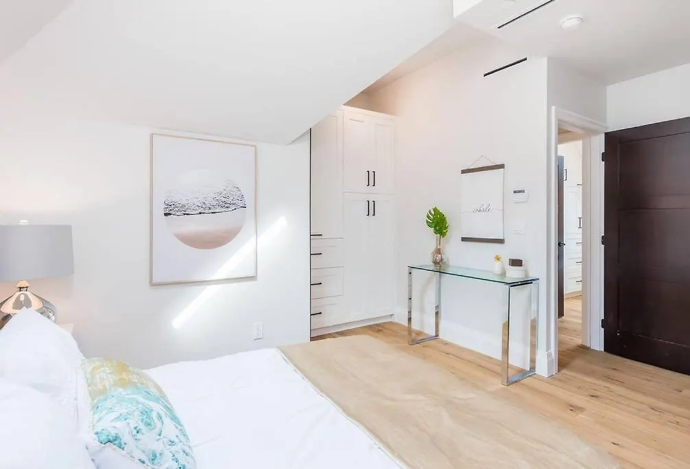 Easeful 2 Bedroom Unit Near English Bay Vancouver